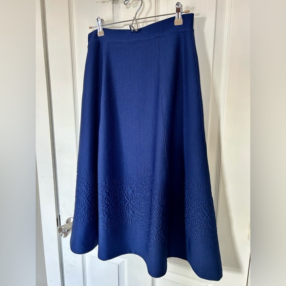 Maeve Anthropologie Maria Navy Embossed Knit Flared Midi Skirt - Picture 10 of 10